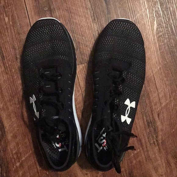 Men’s under armour shoes - Picture 4 of 4